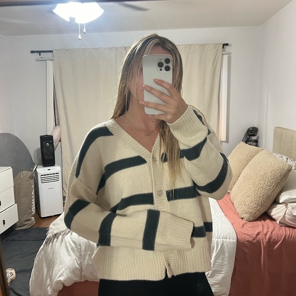 SPLENDID cardigan - Picture 9 of 15